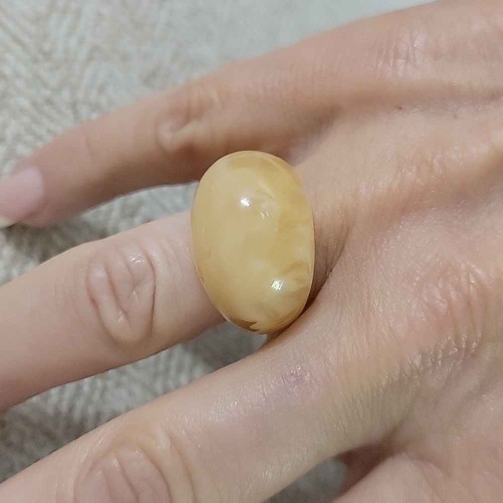 CARAMEL CREAM SWIRL DOME RING - Picture 3 of 7
